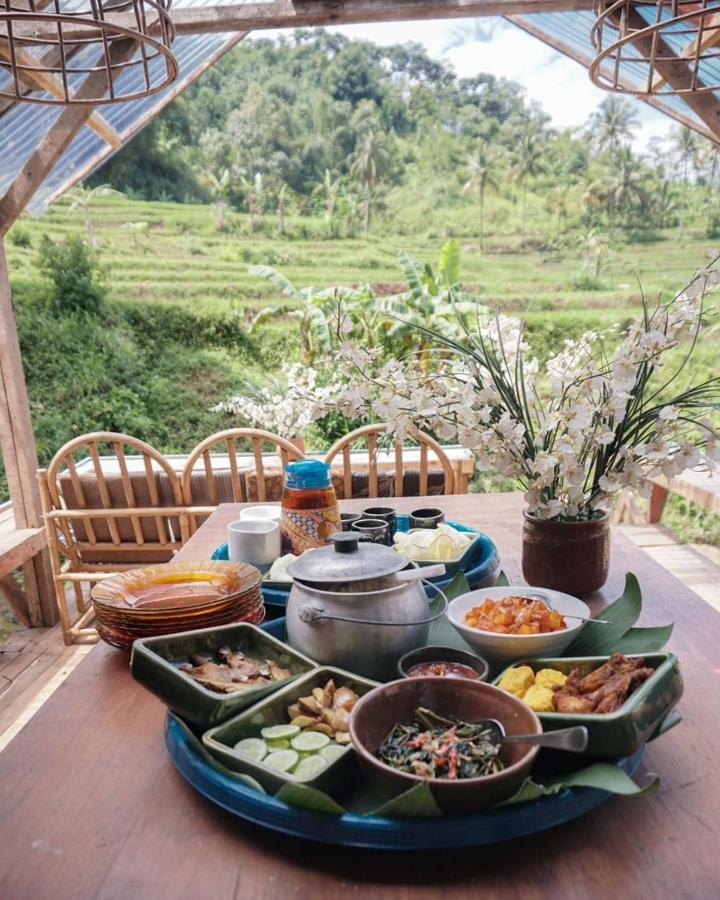 Kai Swargaloka Hotel Bandung Ngoại thất bức ảnh