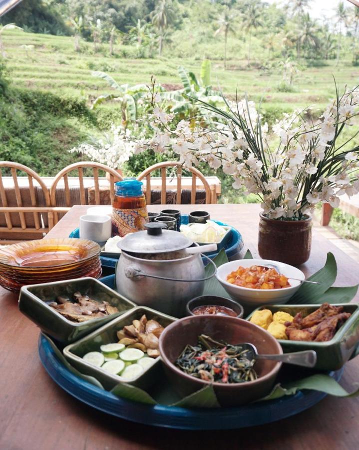 Kai Swargaloka Hotel Bandung Ngoại thất bức ảnh