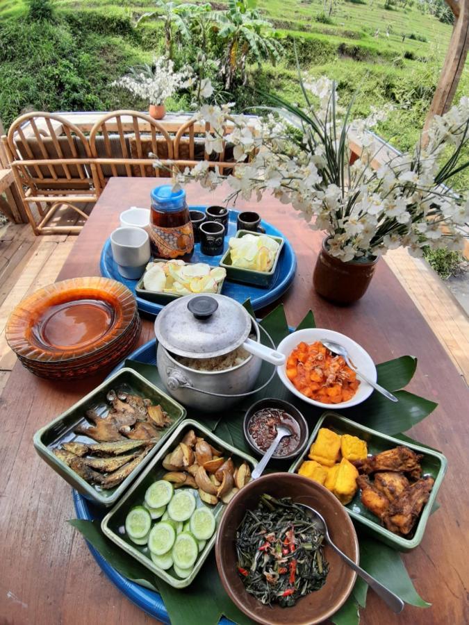 Kai Swargaloka Hotel Bandung Ngoại thất bức ảnh